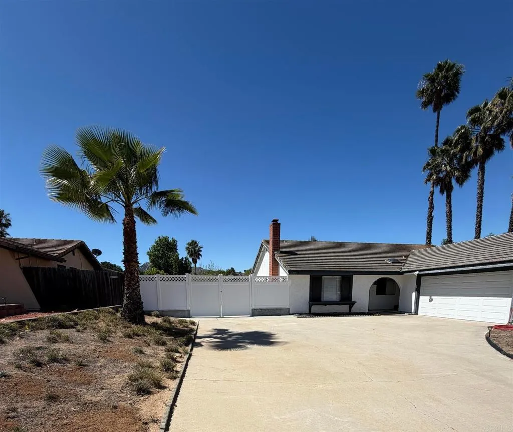 https://cdn.realtyfeed.com/cdn/127/306737134/eef3cb08002ce4c16257bdd31948d1c6.webp