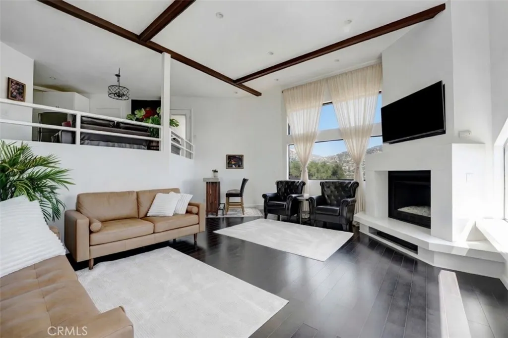 West Hills, CA 91304