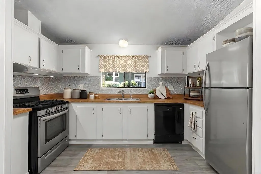 https://cdn.realtyfeed.com/cdn/127/306737172/341279e0a35758493c62137da5e9c1fd.webp