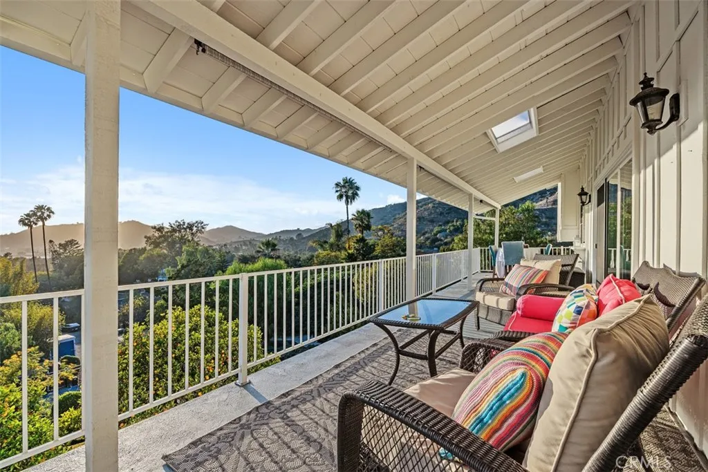 https://cdn.realtyfeed.com/cdn/127/306737240/cf956bf81d225bf47a0dbd9a72472b20.webp