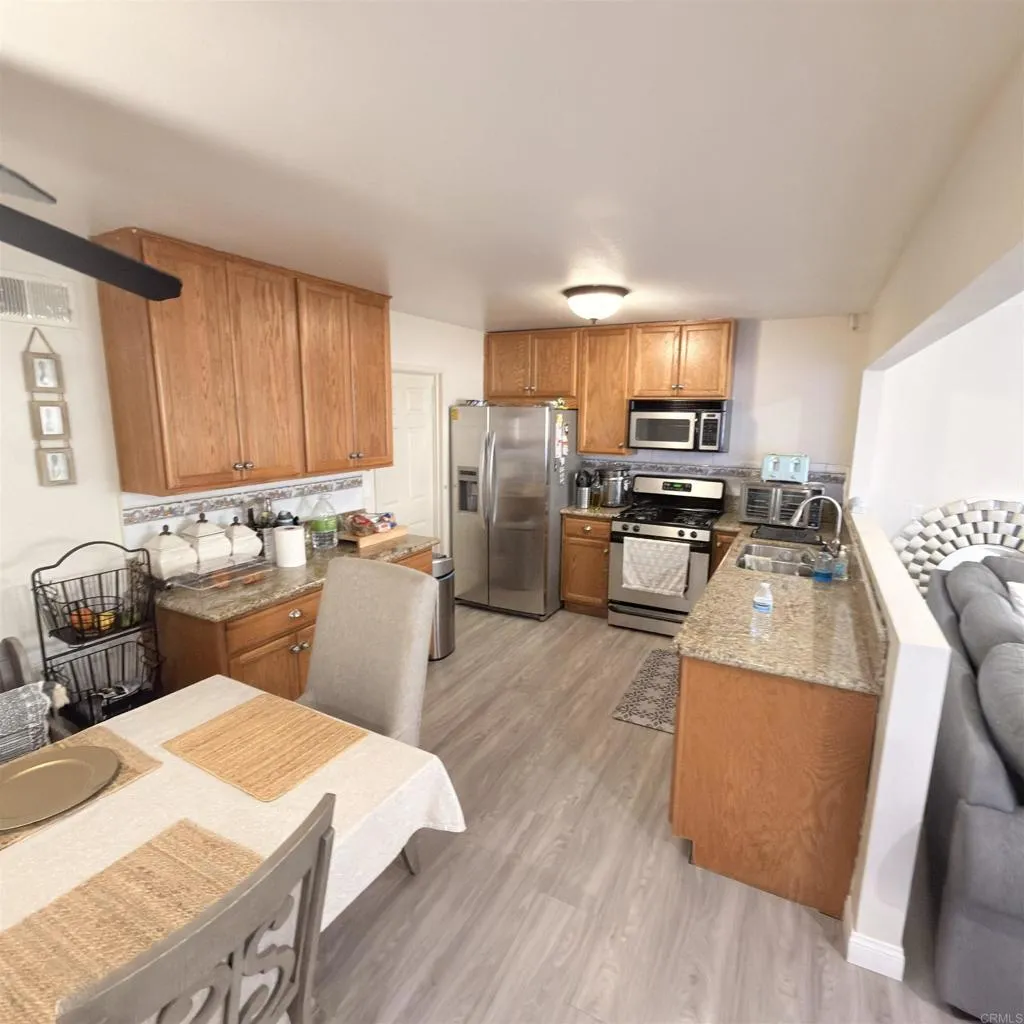 https://cdn.realtyfeed.com/cdn/127/306737244/5fd80f4ae0ceb17cd6f0cf2d43da3912.webp