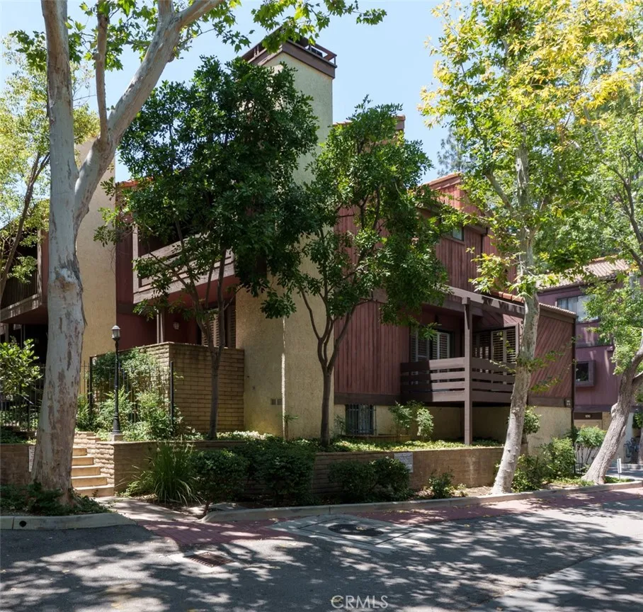Woodland Hills, CA 91367