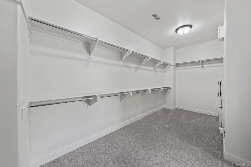 https://cdn.realtyfeed.com/cdn/127/306737350/3d119aed1e7b26a2616457149372b4b8.webp