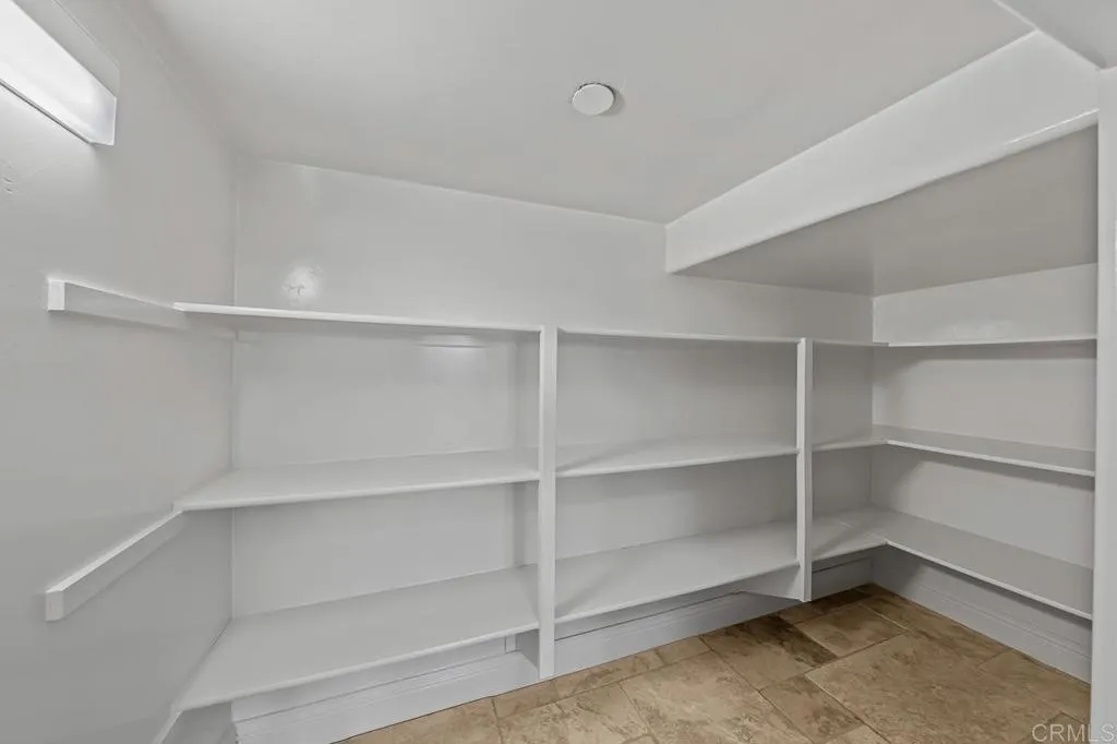 https://cdn.realtyfeed.com/cdn/127/306737350/54cf3867f8751aba344f0c69550bcf22.webp