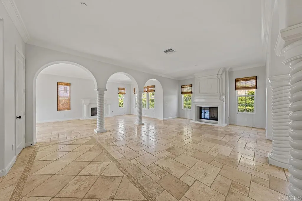 https://cdn.realtyfeed.com/cdn/127/306737350/6a1293beb154652bc9f1049bb2eea587.webp