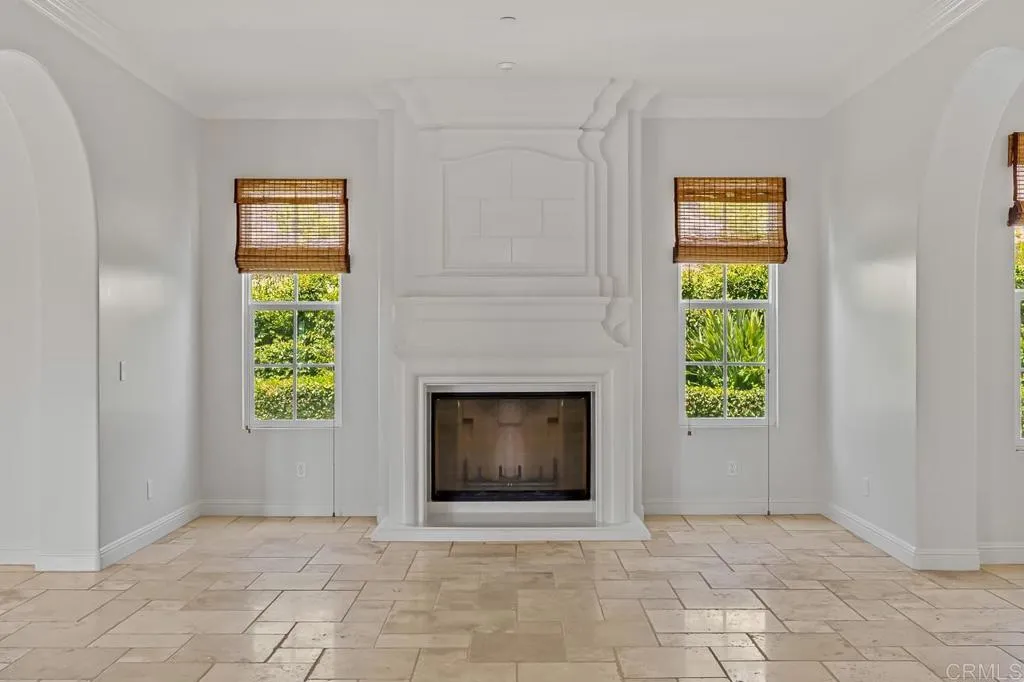 https://cdn.realtyfeed.com/cdn/127/306737350/757ca7029b46ee7a382a15e1956fdbe3.webp
