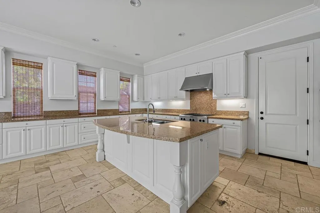 https://cdn.realtyfeed.com/cdn/127/306737350/7c9d769cf61dd475280bf9a5eeb2b57d.webp