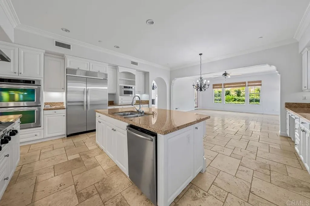 https://cdn.realtyfeed.com/cdn/127/306737350/cd22d2fa1356304e1334864f45b03af8.webp