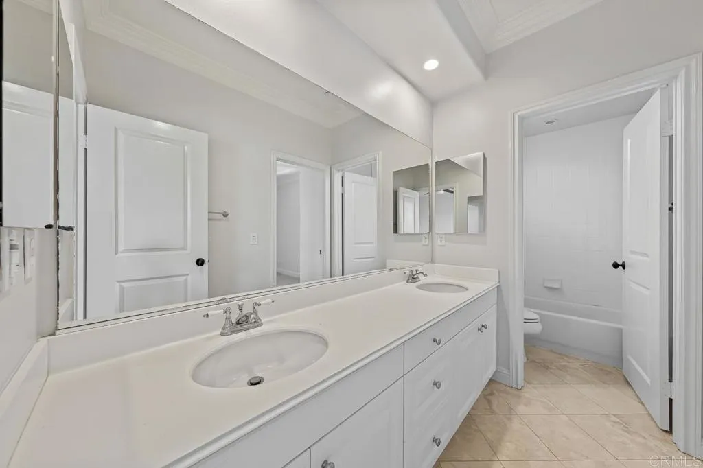 https://cdn.realtyfeed.com/cdn/127/306737350/e4c5bb9f2119c8a47d20029c4c5728ae.webp
