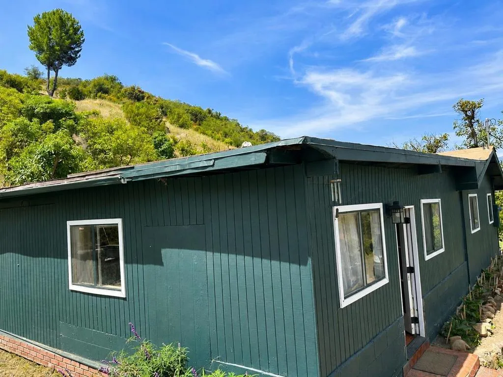 https://cdn.realtyfeed.com/cdn/127/306737376/767bd61d83eeb426a607964084633c55.webp