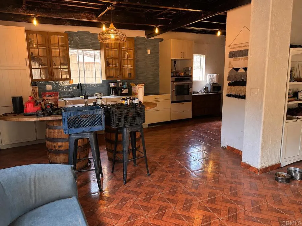 https://cdn.realtyfeed.com/cdn/127/306737376/ad085b08973d4f9a6d35de3b1649a9ad.webp