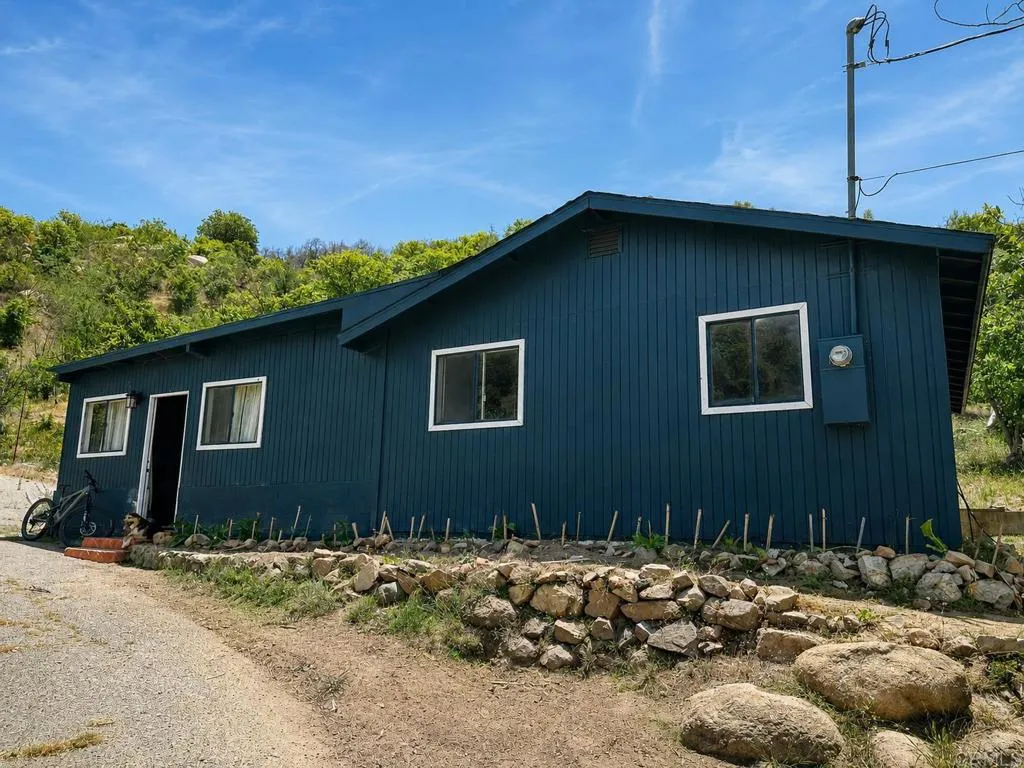https://cdn.realtyfeed.com/cdn/127/306737376/e51efb26c8623c4f4f35c0eb40d9a8df.webp