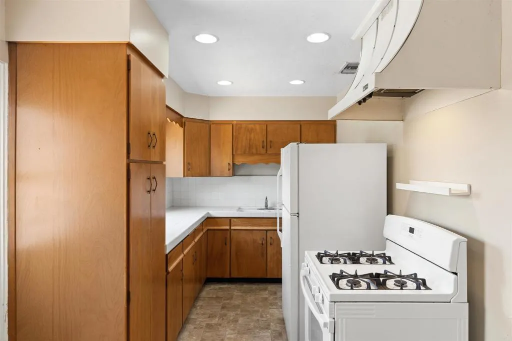 https://cdn.realtyfeed.com/cdn/127/306737402/4987531eed0b11b6b4009efbf598ae39.webp