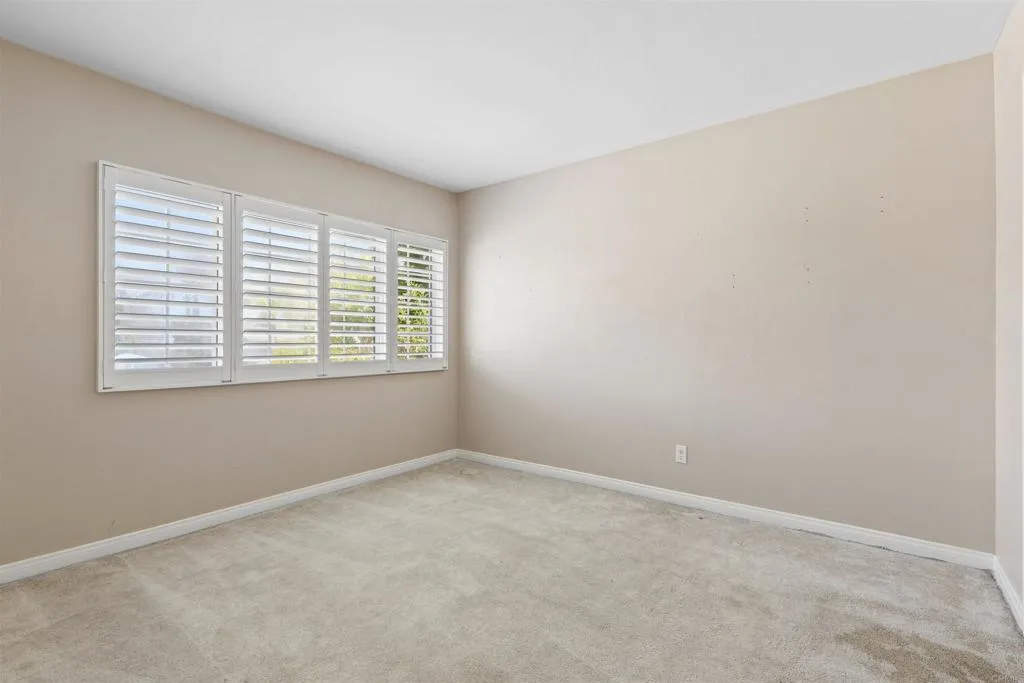 https://cdn.realtyfeed.com/cdn/127/306737402/f9c6c3cb5bf7b67178b2954c4b4c3f1a.webp