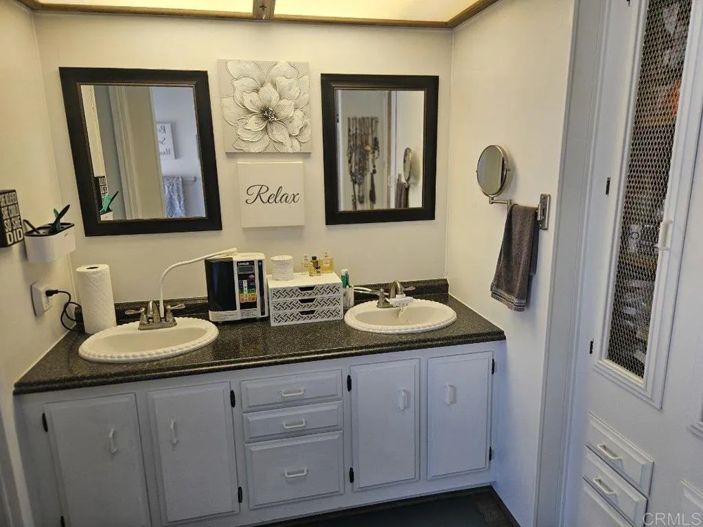 https://cdn.realtyfeed.com/cdn/127/306737420/0972ff503a504ec9562a4263733e2581.webp