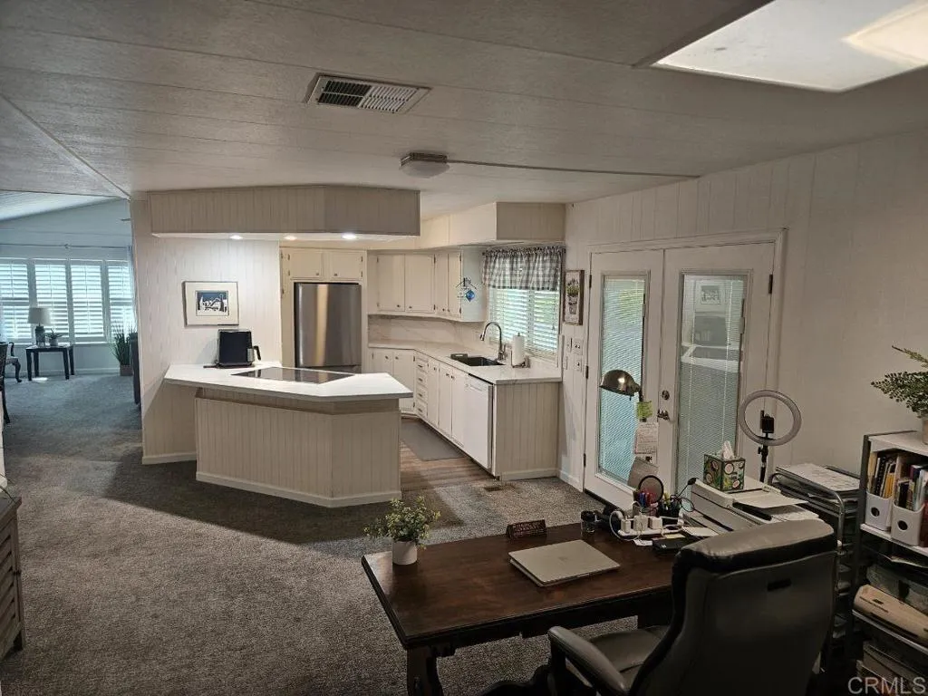 https://cdn.realtyfeed.com/cdn/127/306737420/a6d4ebfebcc369d60b3962fd78570523.webp