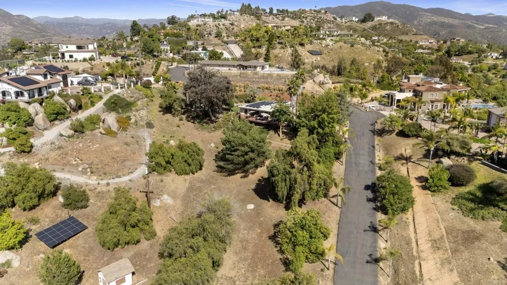 https://cdn.realtyfeed.com/cdn/127/306737469/51f7a9ba404c73653b4e5bf62c8395a8.webp