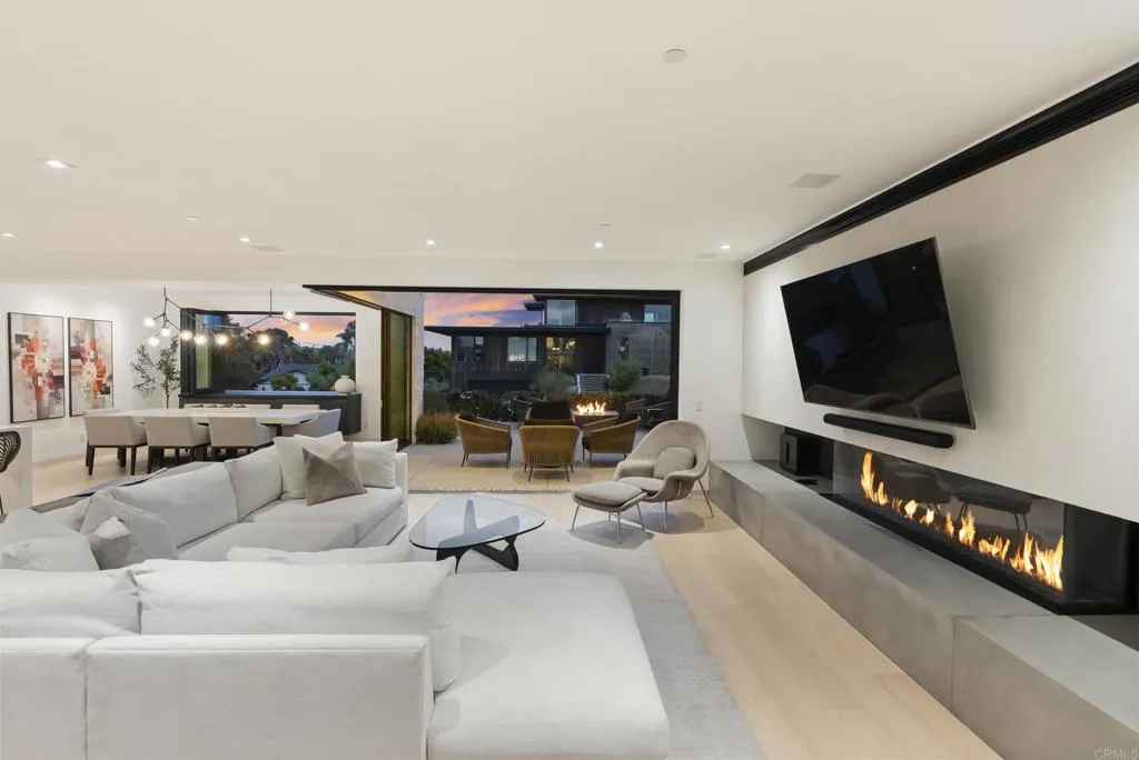 https://cdn.realtyfeed.com/cdn/127/306737470/1ae8e13dcd06f23f86ee03d8a65e7891.webp