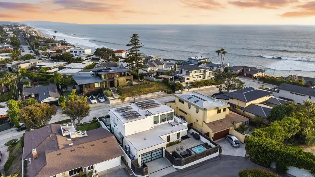 https://cdn.realtyfeed.com/cdn/127/306737470/8988b8f49b6ba8f4e2d1b50c2c0dcdf4.webp