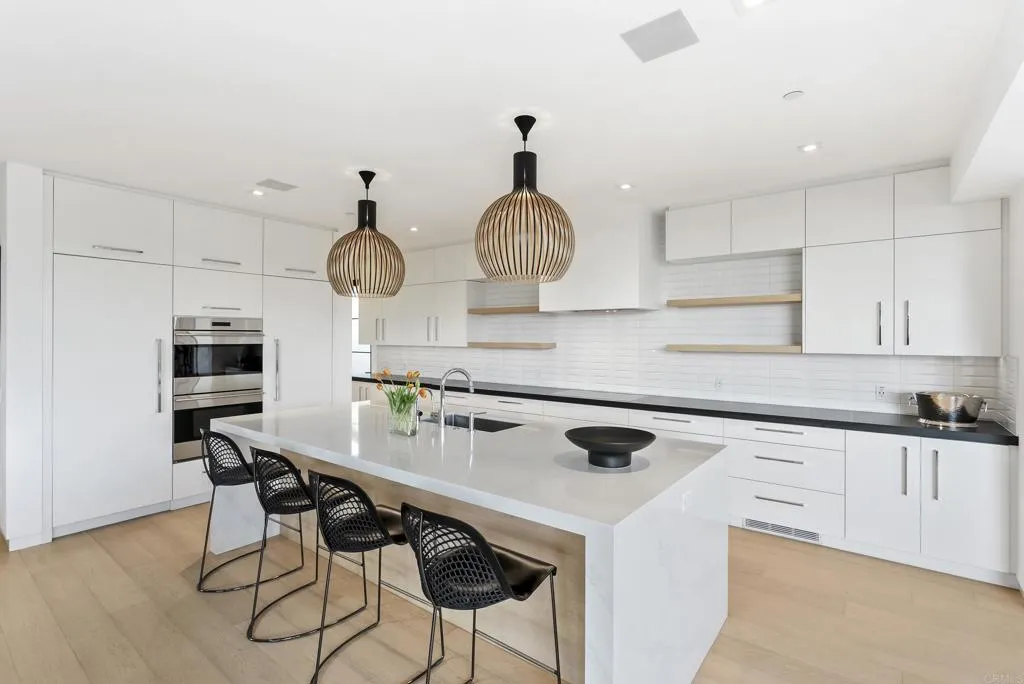 https://cdn.realtyfeed.com/cdn/127/306737470/a3da3c0fddaabc194010f0601a97c2e7.webp