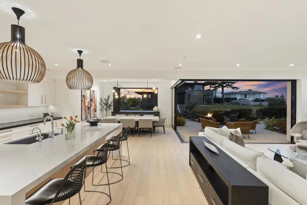 https://cdn.realtyfeed.com/cdn/127/306737470/e1837075c5b862a86ecd298304cc9366.webp