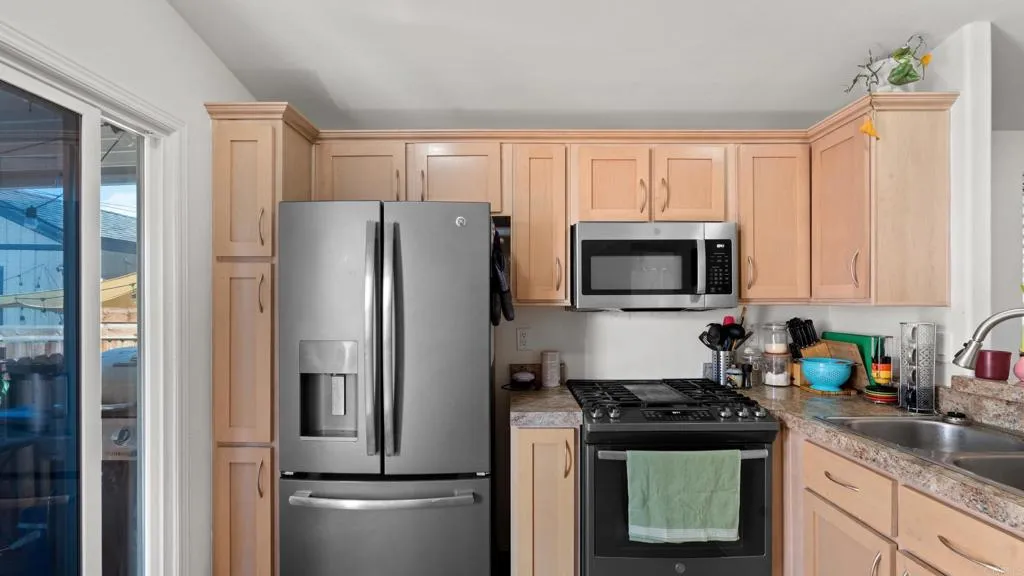 https://cdn.realtyfeed.com/cdn/127/306737483/2bdb9372660e3e73bb603d5fafa42fd3.webp