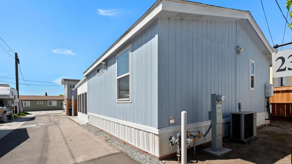 https://cdn.realtyfeed.com/cdn/127/306737483/a5bd83acdd9f402015f9a5f1708abcc6.webp