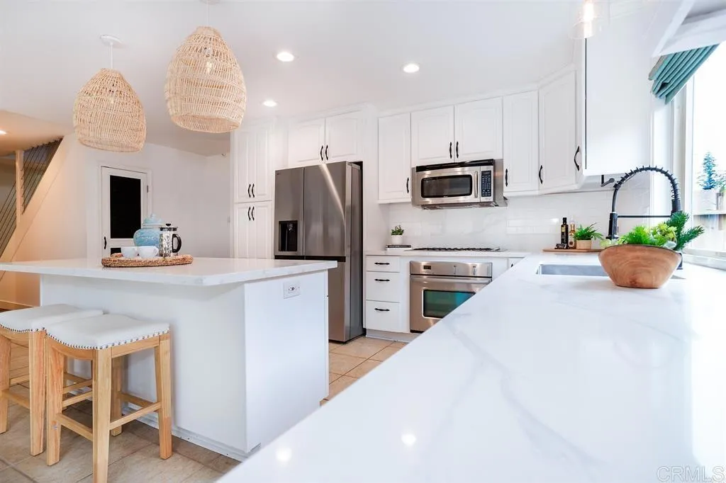 https://cdn.realtyfeed.com/cdn/127/306737506/be861ef812c3edd951a2d75518222223.webp