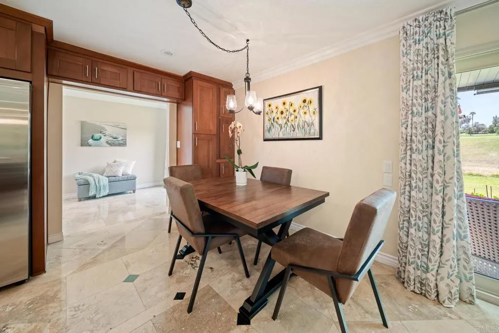 https://cdn.realtyfeed.com/cdn/127/306737537/592df82ce58c82490b6644424c063ce7.webp