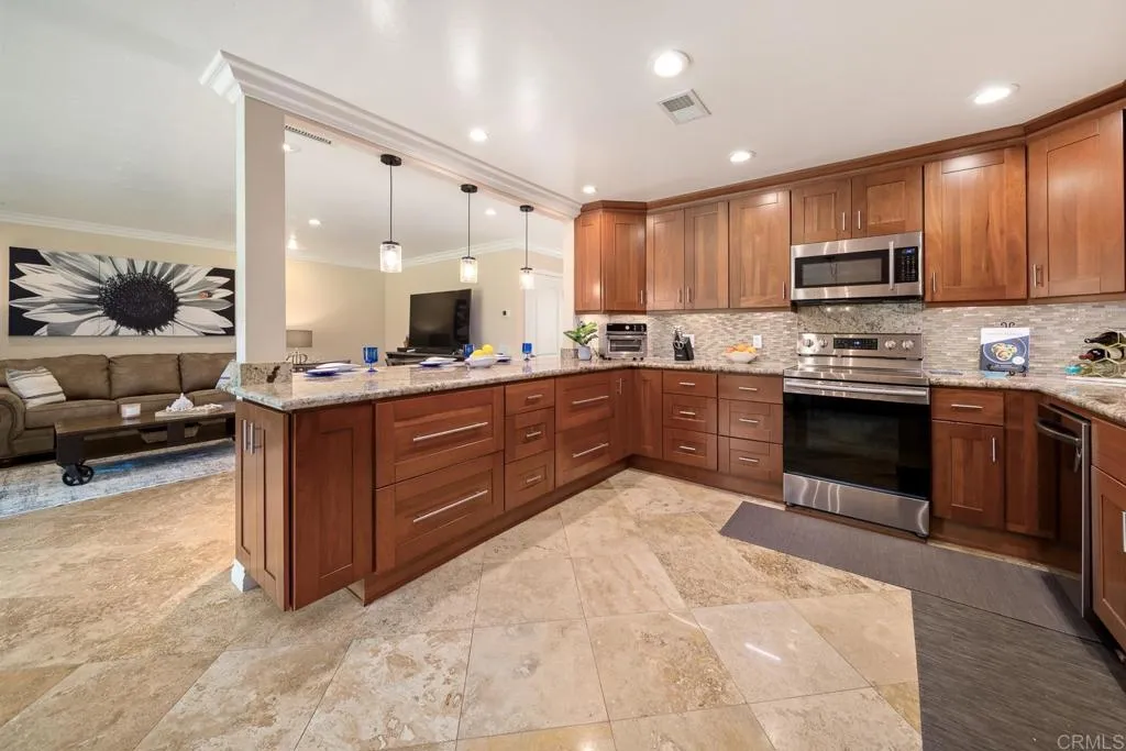 https://cdn.realtyfeed.com/cdn/127/306737537/9bbeadb45a36d722dc93d22ff4157dff.webp