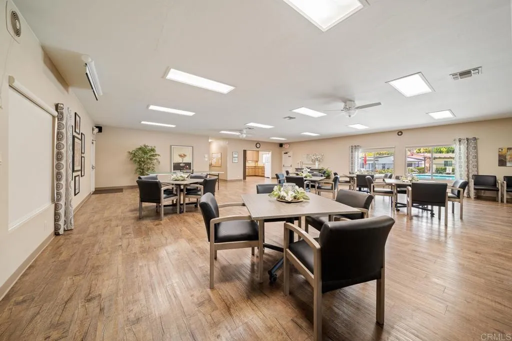 https://cdn.realtyfeed.com/cdn/127/306737537/b1afacfa59bf229db23d1e6c81c907c0.webp