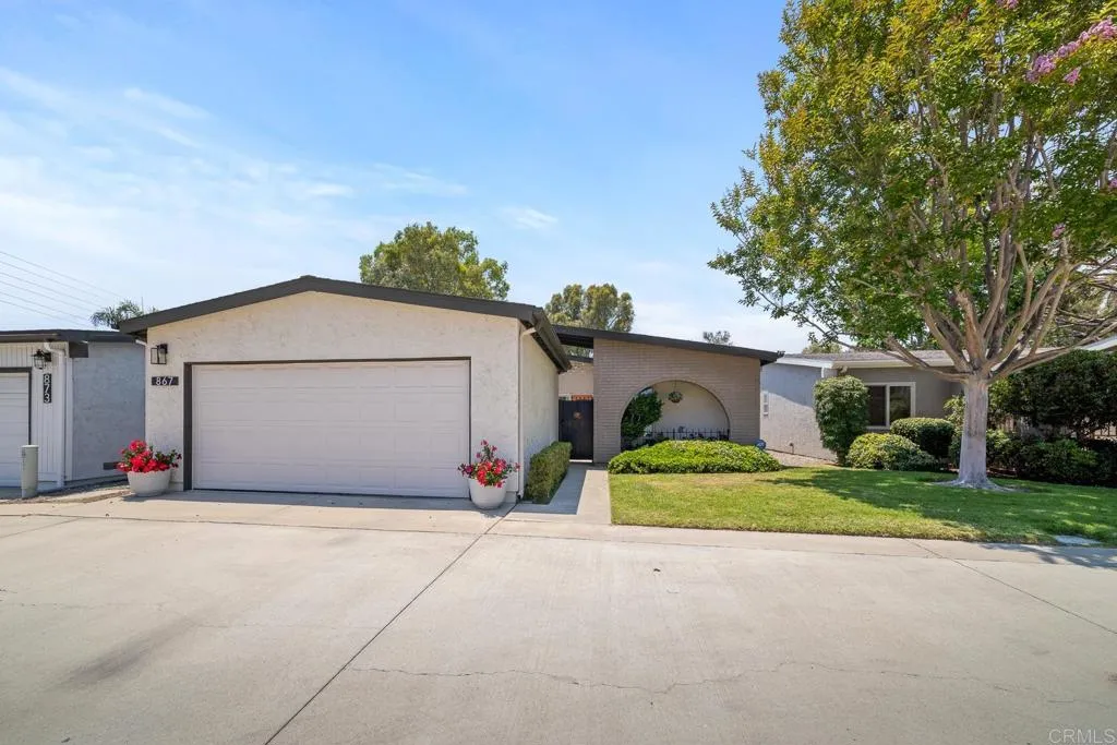 https://cdn.realtyfeed.com/cdn/127/306737537/c79950d3f8a5d3984b82acdc6a4e146d.webp