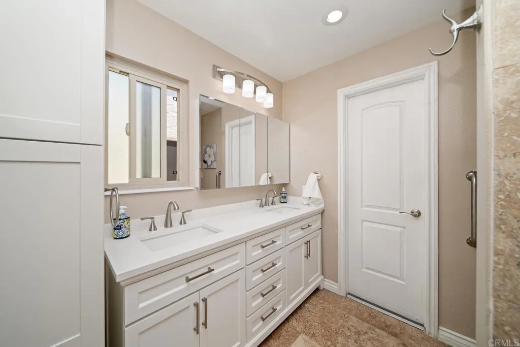 https://cdn.realtyfeed.com/cdn/127/306737537/ecc6a1c577fc14c98e0e8769f4b5304f.webp