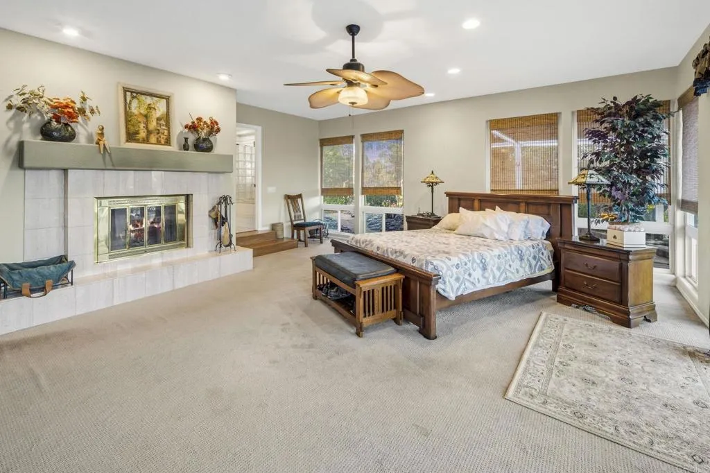 https://cdn.realtyfeed.com/cdn/127/306737583/14d8058fb49c929c0cda24b96b2a8ff4.webp