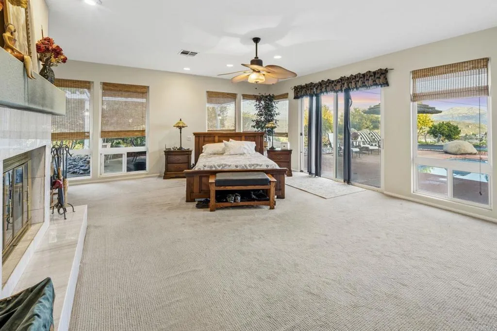 https://cdn.realtyfeed.com/cdn/127/306737583/238eda7a0387800e453d8f040dc61594.webp