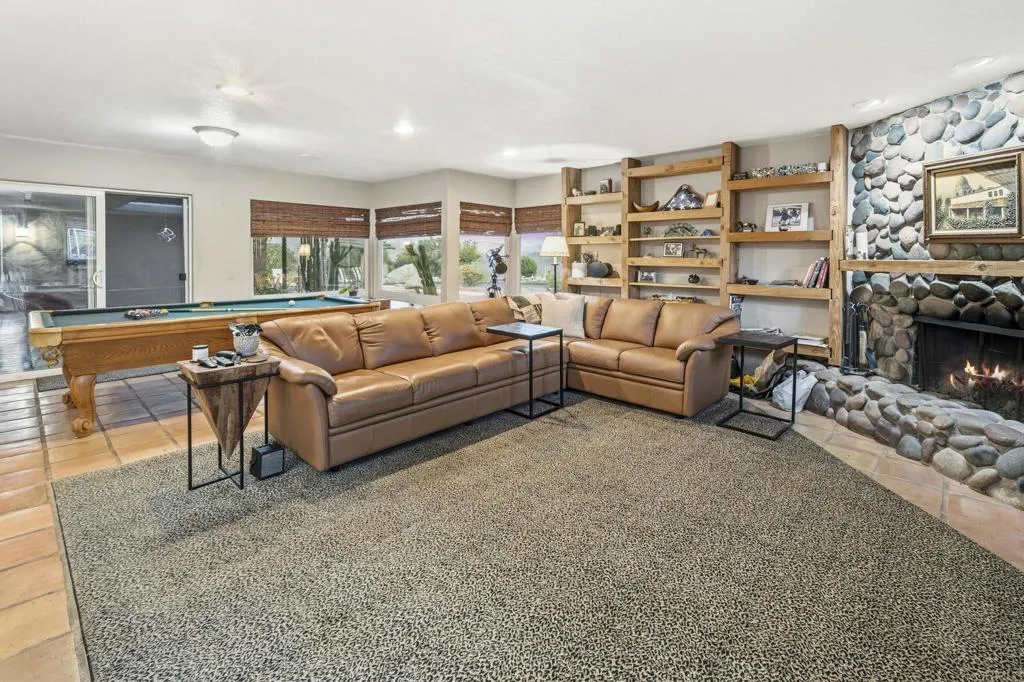 https://cdn.realtyfeed.com/cdn/127/306737583/53fc8d20ffa2bae899db808a67ccf8fd.webp