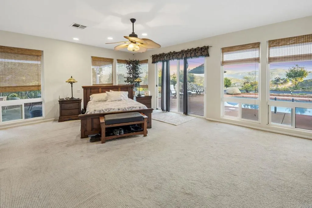https://cdn.realtyfeed.com/cdn/127/306737583/8a1be8b5142a9d8da27b9f678487bf7d.webp