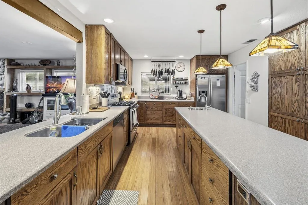 https://cdn.realtyfeed.com/cdn/127/306737583/8bd67f327cea2a55a685626d58542533.webp