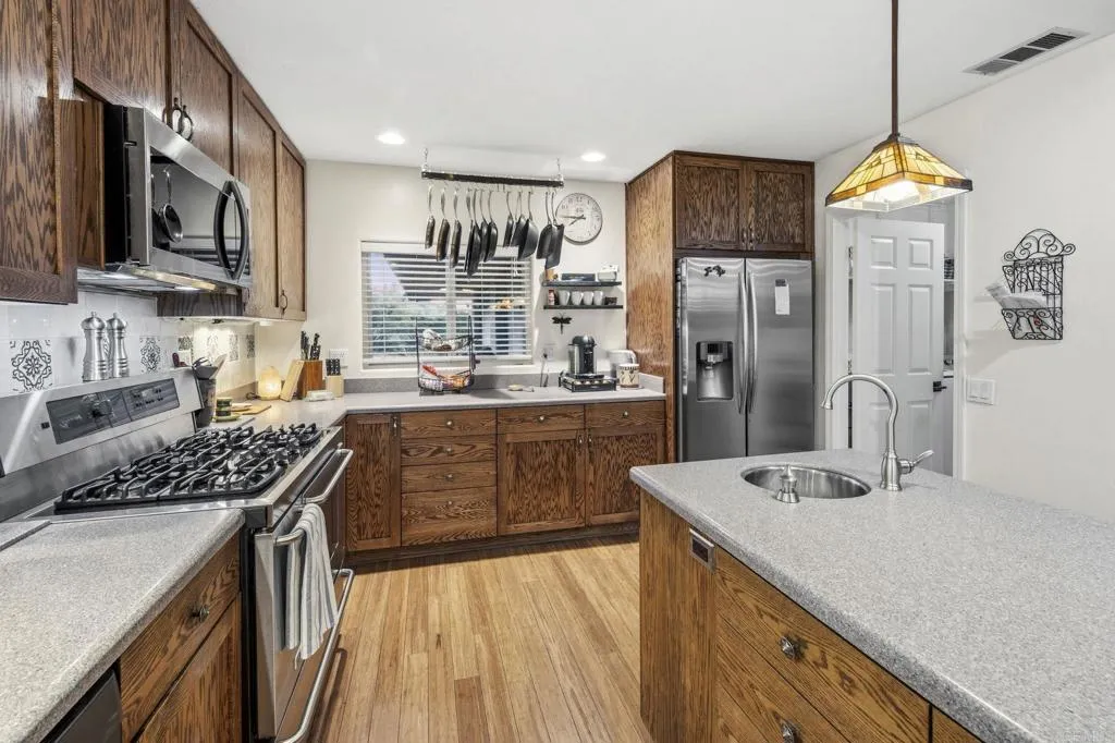 https://cdn.realtyfeed.com/cdn/127/306737583/a4af3c5cdd5c0c0de404399b8fd9245b.webp