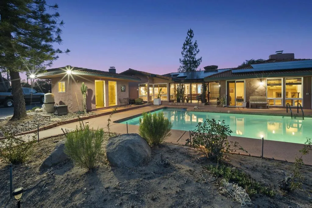 https://cdn.realtyfeed.com/cdn/127/306737583/a6db506d319bc602ac948ebe18d331ba.webp