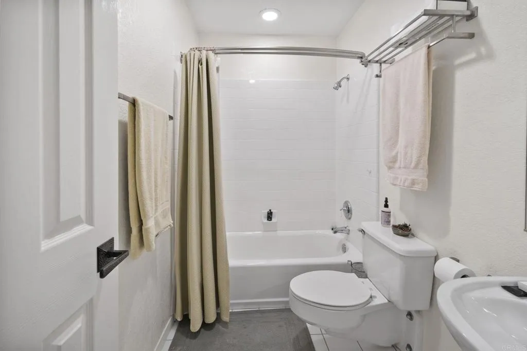 https://cdn.realtyfeed.com/cdn/127/306737583/c40a1d32d15c8e4e90b222630f18b83d.webp