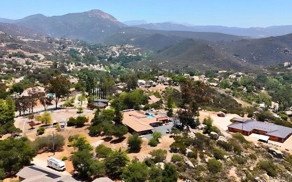https://cdn.realtyfeed.com/cdn/127/306737583/c8a3495bb98aa073a1a44cbb34cea05c.webp