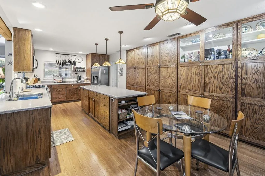 https://cdn.realtyfeed.com/cdn/127/306737583/c96409a968493f6705c4069036e7c04f.webp