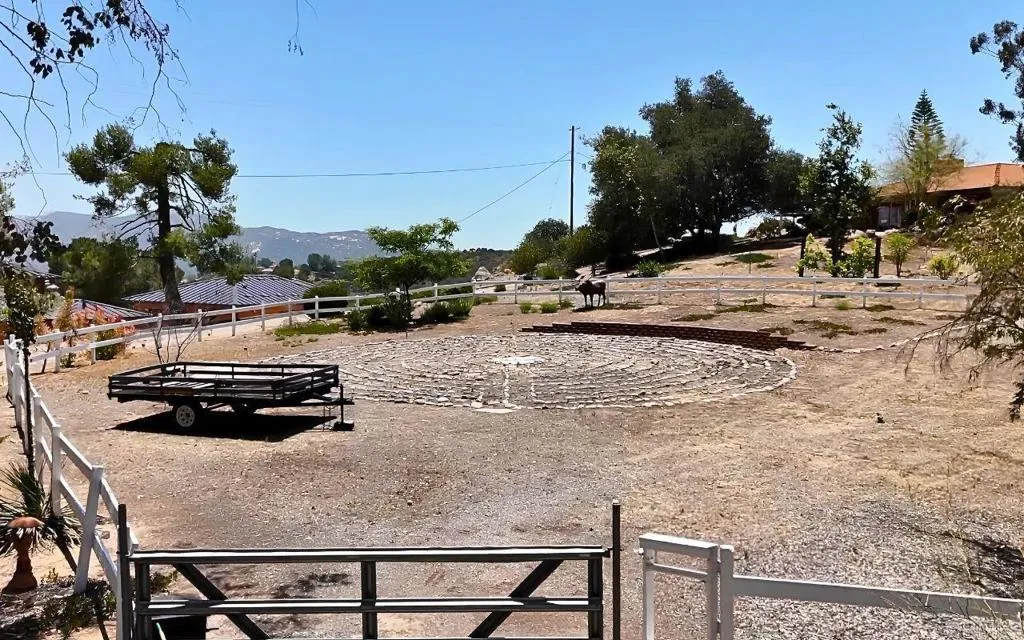 https://cdn.realtyfeed.com/cdn/127/306737583/d2673b2cb8070f97b6e60169d5b55876.webp