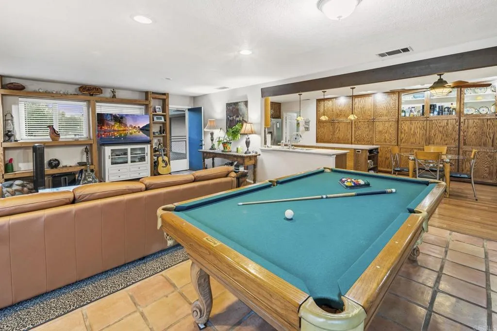 https://cdn.realtyfeed.com/cdn/127/306737583/f38659b1dee69f9f322c46916e5b99cd.webp