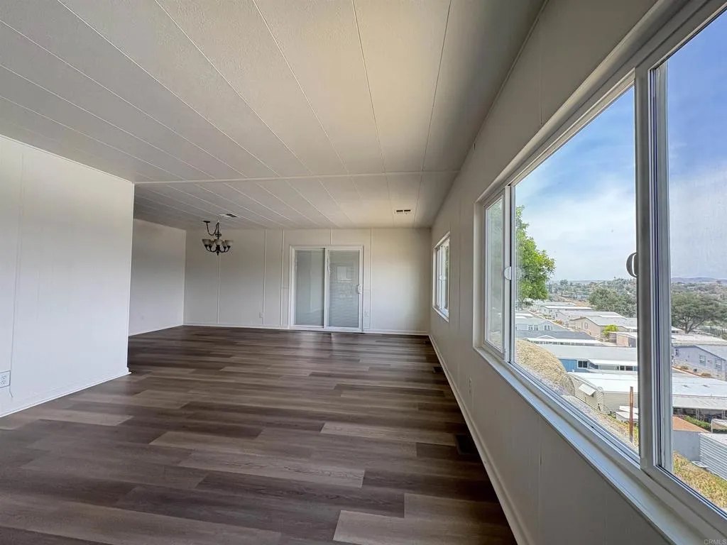 https://cdn.realtyfeed.com/cdn/127/306737591/030efe78f1068433f178f4f32dfadac3.webp
