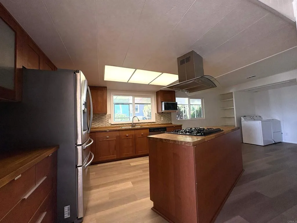 https://cdn.realtyfeed.com/cdn/127/306737591/1682955e4f9c7d8bd5a3a6014a28f25a.webp