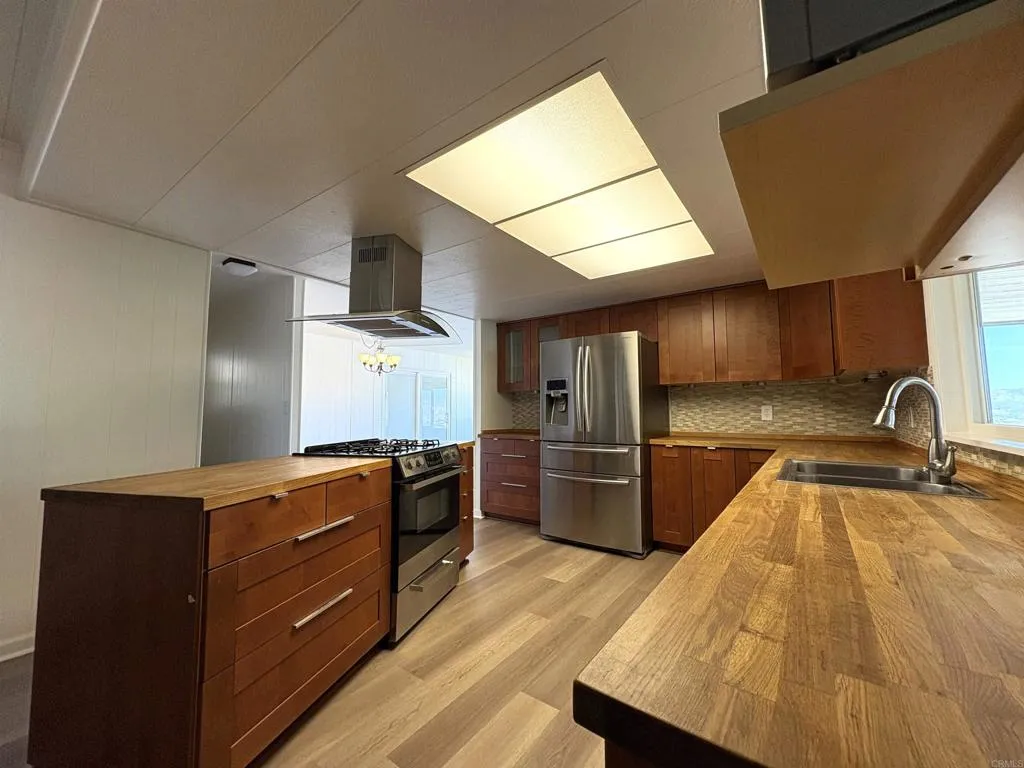 https://cdn.realtyfeed.com/cdn/127/306737591/1d7a41b690d71099e0c908d84fbdabc0.webp