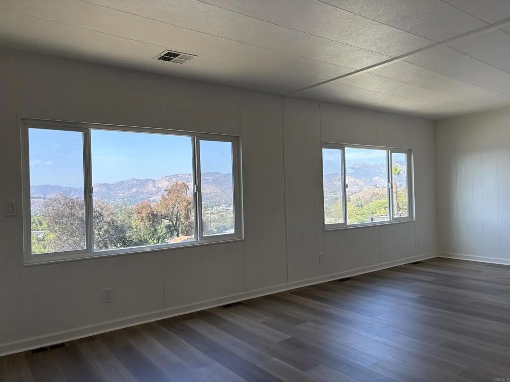 https://cdn.realtyfeed.com/cdn/127/306737591/3c9f435c65bd6d31e666b1017e55bb42.webp