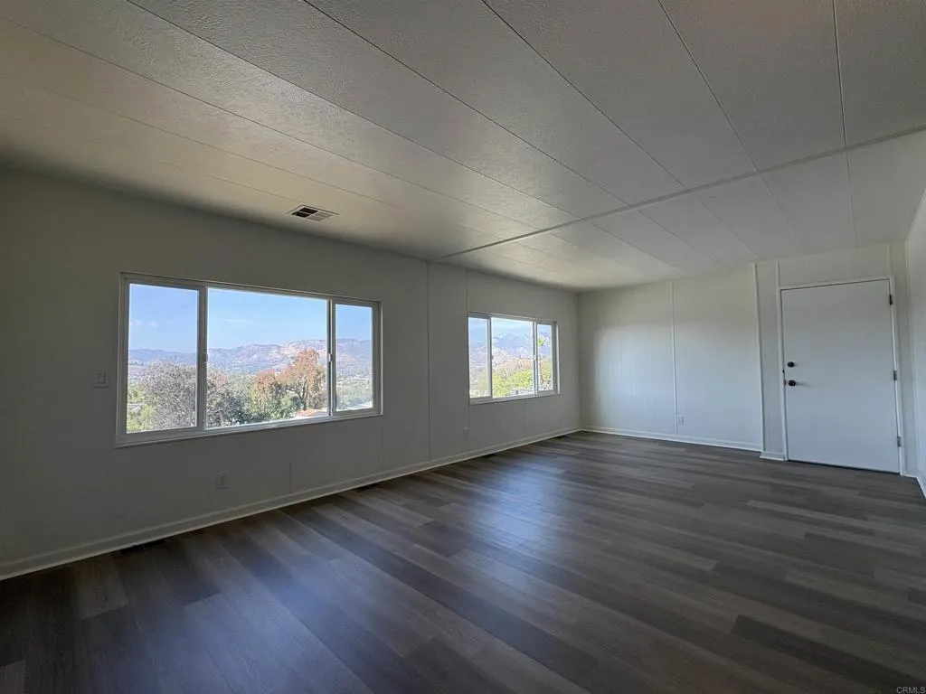https://cdn.realtyfeed.com/cdn/127/306737591/d337d7f779f611d37cda80a6f1936915.webp